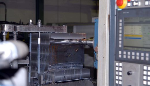 Bohrwerksbearbeitung von verschlissenen Bauteilen bei der momac in Moers - NRW